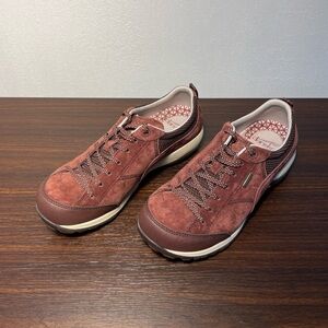 🌿Dansko Paisley Outdoor Shoe in Burnish Red UK Size: 38 USA: 7 1/2-8